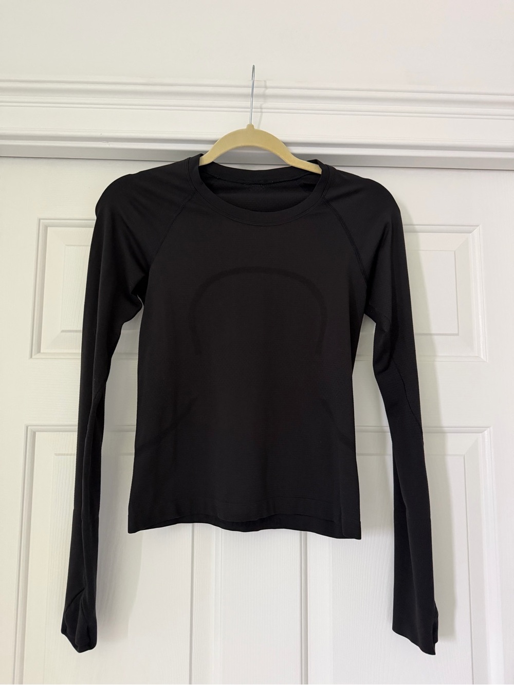 lululemon Swiftly Tech Long-Sleeve Shirt 2.0 Waist Length Black Size 6